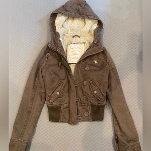 *AUTHENTIC VINTAGE* Abercrombie Fur Jacket with hood || size medium